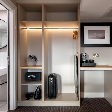 Coachmans Townhouse Отель 3*