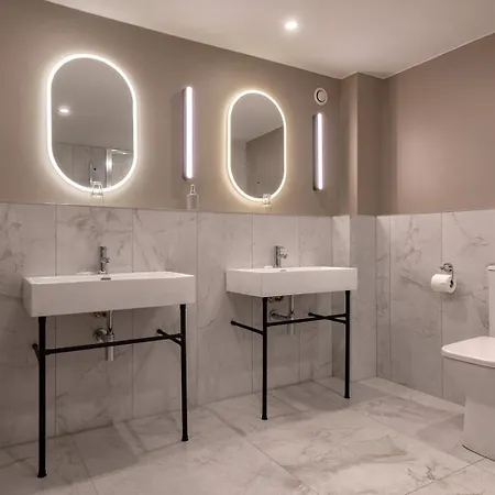 Отель Coachmans Townhouse Кенмар